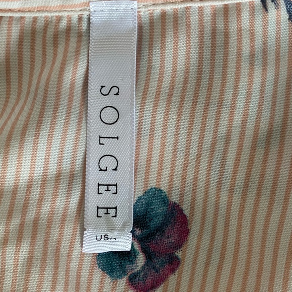 Ladies SOLGEE M Floral Dress 
No size tag 
Check the measurements for sure fit - Picture 3 of 6